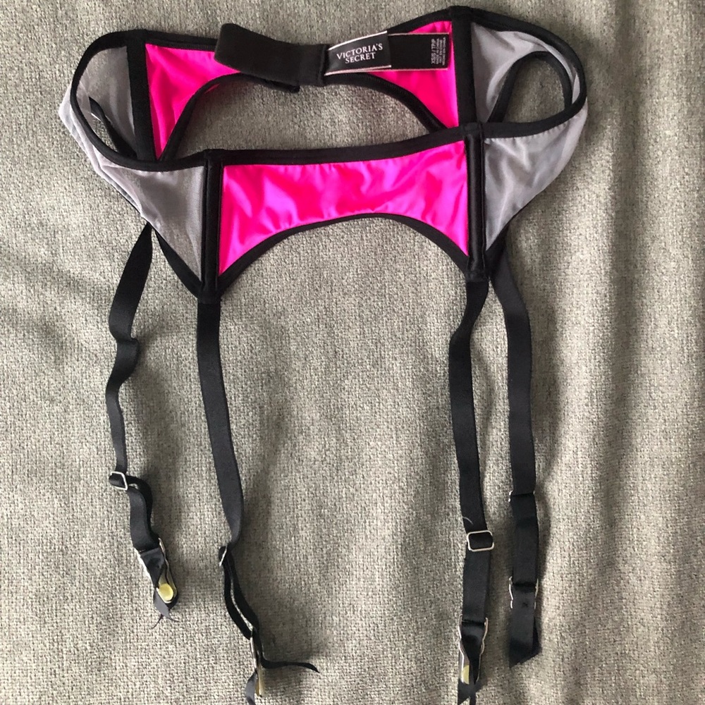 NWT Hot Pink Victoria Secret Garter! 🥳♥️